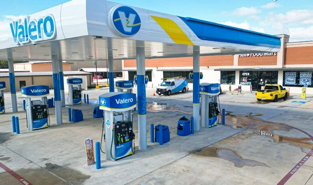 Valero gas station and convenience store in Tomball, Texas